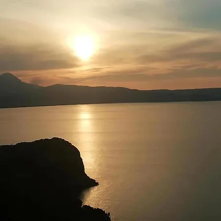 Seaview In Beautiful Setting West From Chania * Ravdhoúkha