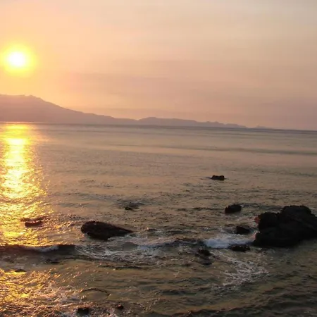 公寓 Seaview In Beautiful Setting West From Chania Ravdhoúkha