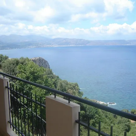 Seaview In Beautiful Setting West From Chania Apartment *