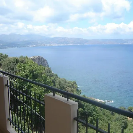 Apartment Seaview In Beautiful Setting West From Chania Ravdhoukha