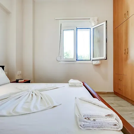 Apartment Seaview In Beautiful Setting West From Chania